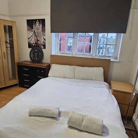 London Edgware Station Apartment Esterno foto