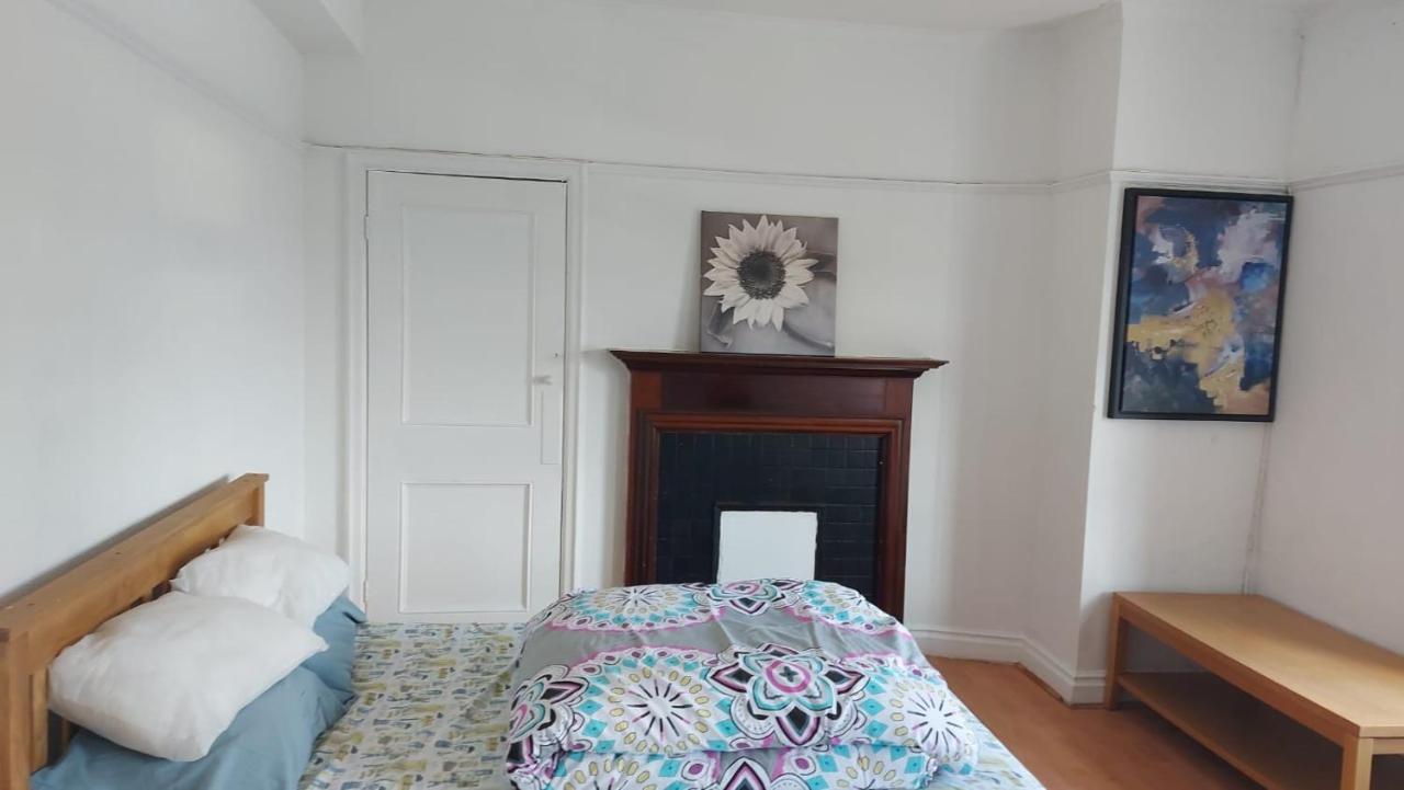 London Edgware Station Apartment Esterno foto