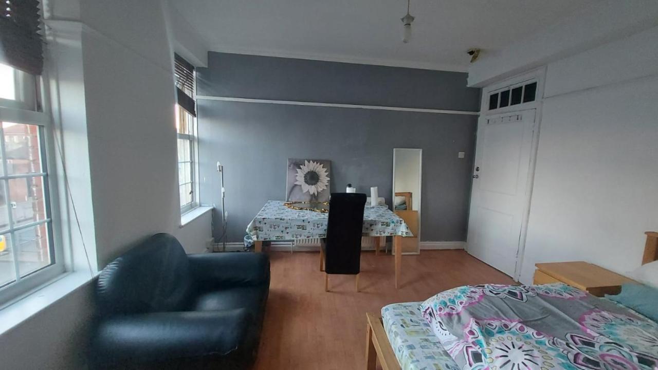 London Edgware Station Apartment Esterno foto
