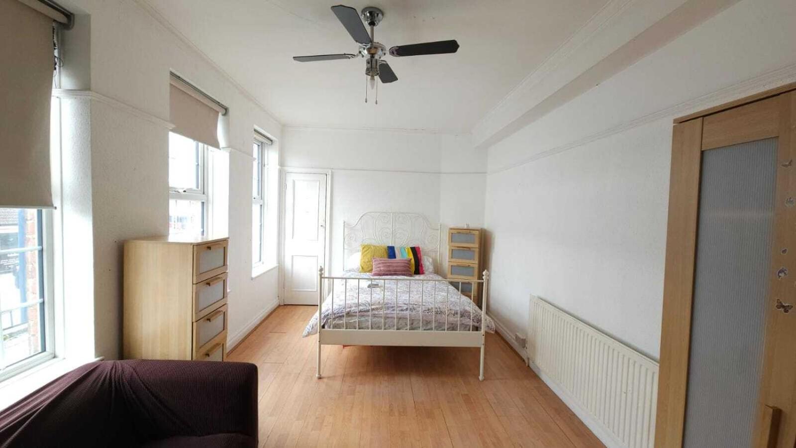 London Edgware Station Apartment Camera foto